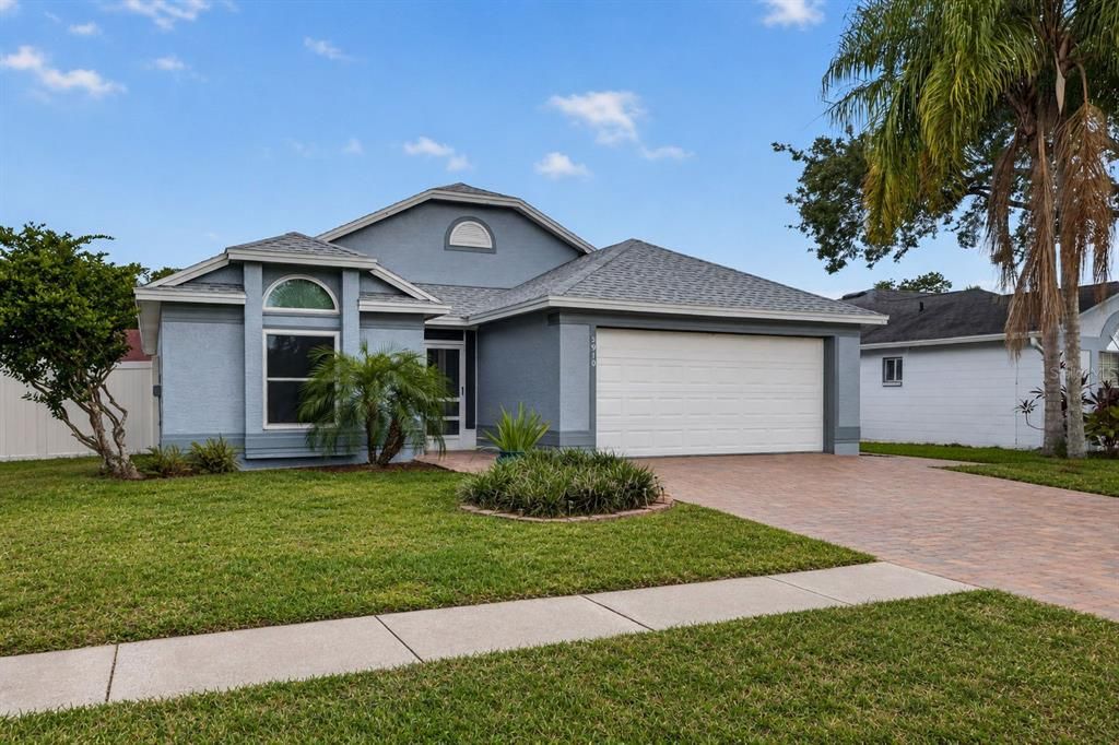 For Sale: $449,900 (3 beds, 2 baths, 1402 Square Feet)