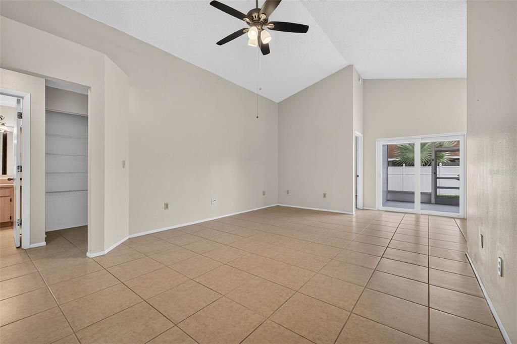 For Sale: $449,900 (3 beds, 2 baths, 1402 Square Feet)