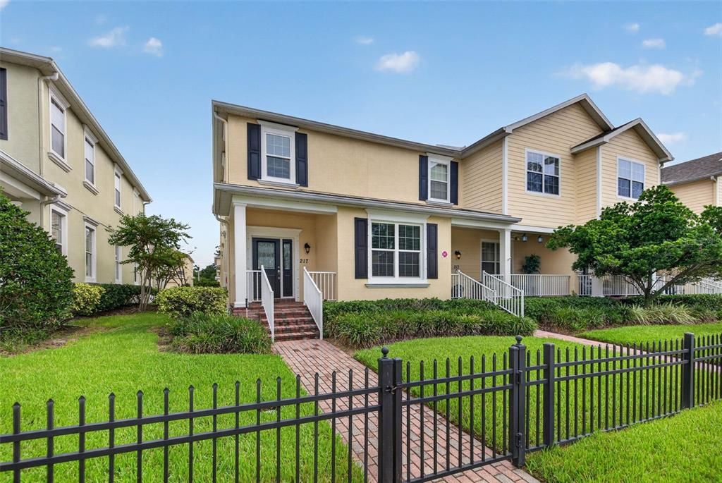 En Venta: $605,000 (4 camas, 3 baños, 2320 Pies cuadrados)