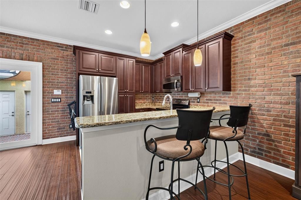 En Venta: $605,000 (4 camas, 3 baños, 2320 Pies cuadrados)