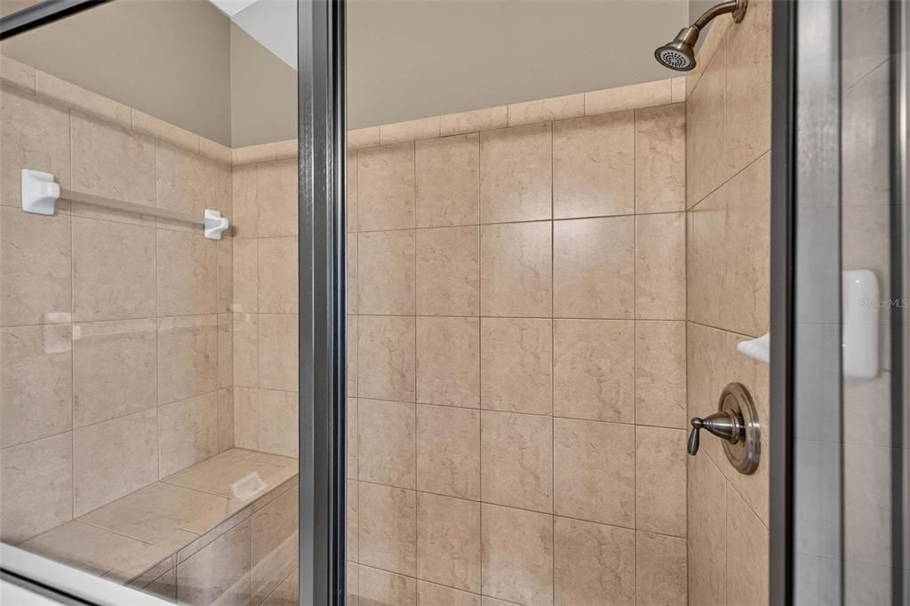 En Venta: $605,000 (4 camas, 3 baños, 2320 Pies cuadrados)