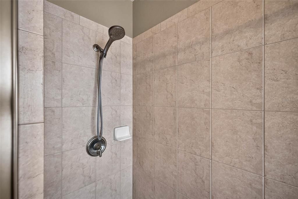En Venta: $605,000 (4 camas, 3 baños, 2320 Pies cuadrados)