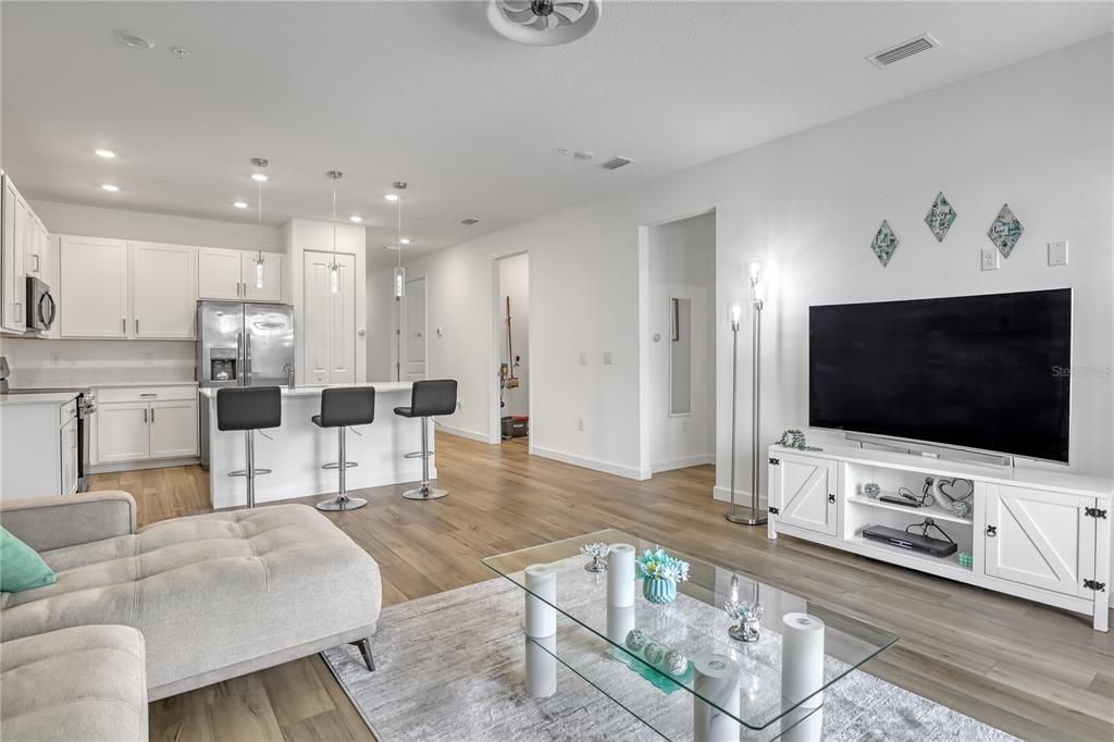For Sale: $275,000 (3 beds, 2 baths, 1411 Square Feet)