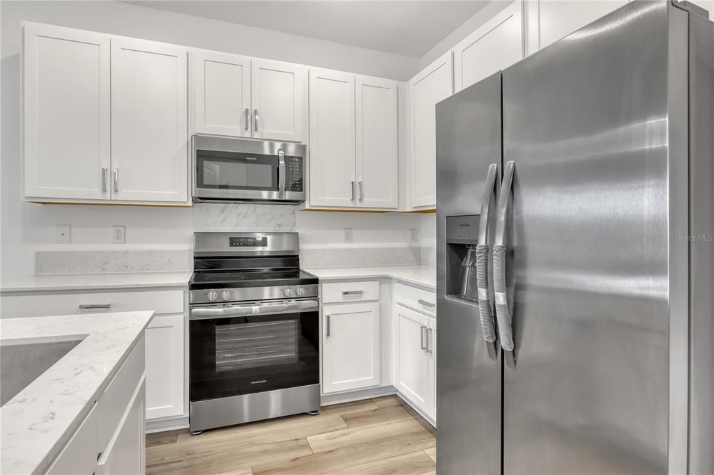 For Sale: $275,000 (3 beds, 2 baths, 1411 Square Feet)