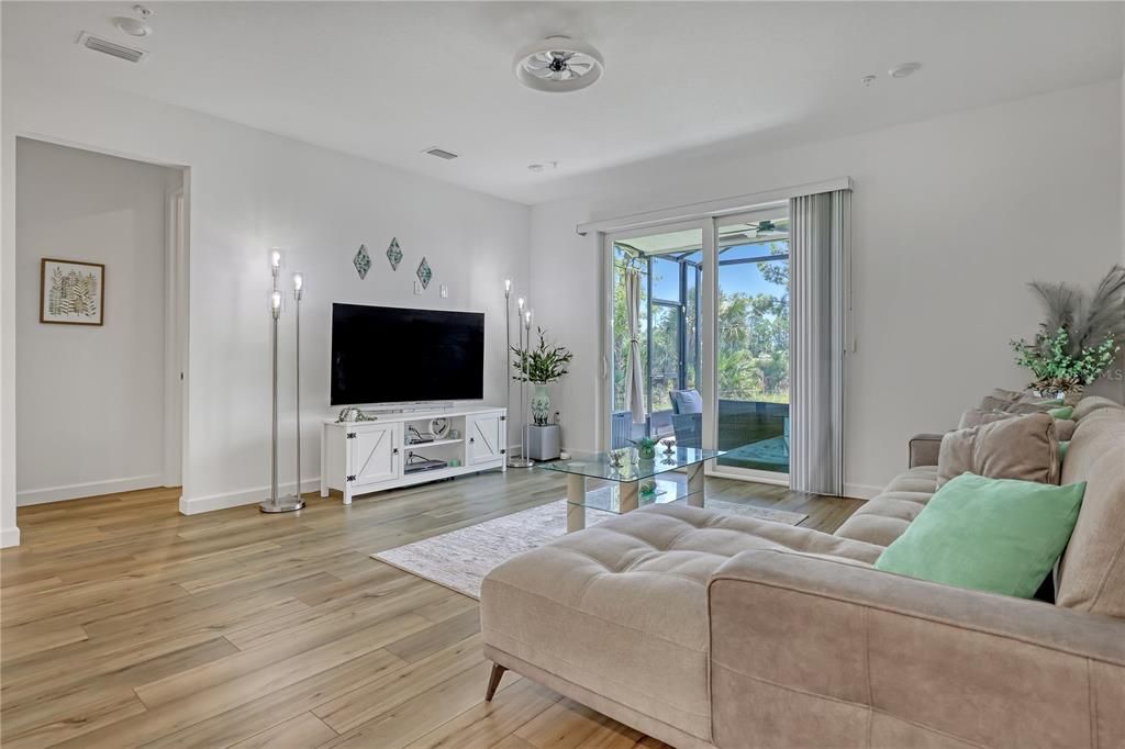 For Sale: $275,000 (3 beds, 2 baths, 1411 Square Feet)