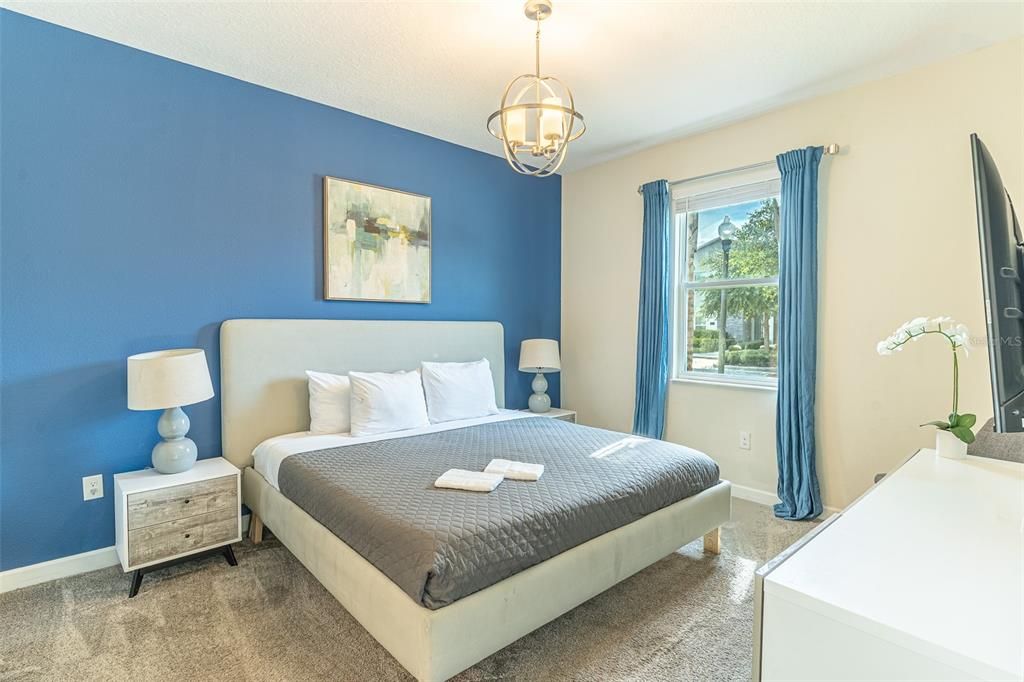 For Sale: $749,900 (8 beds, 5 baths, 3909 Square Feet)