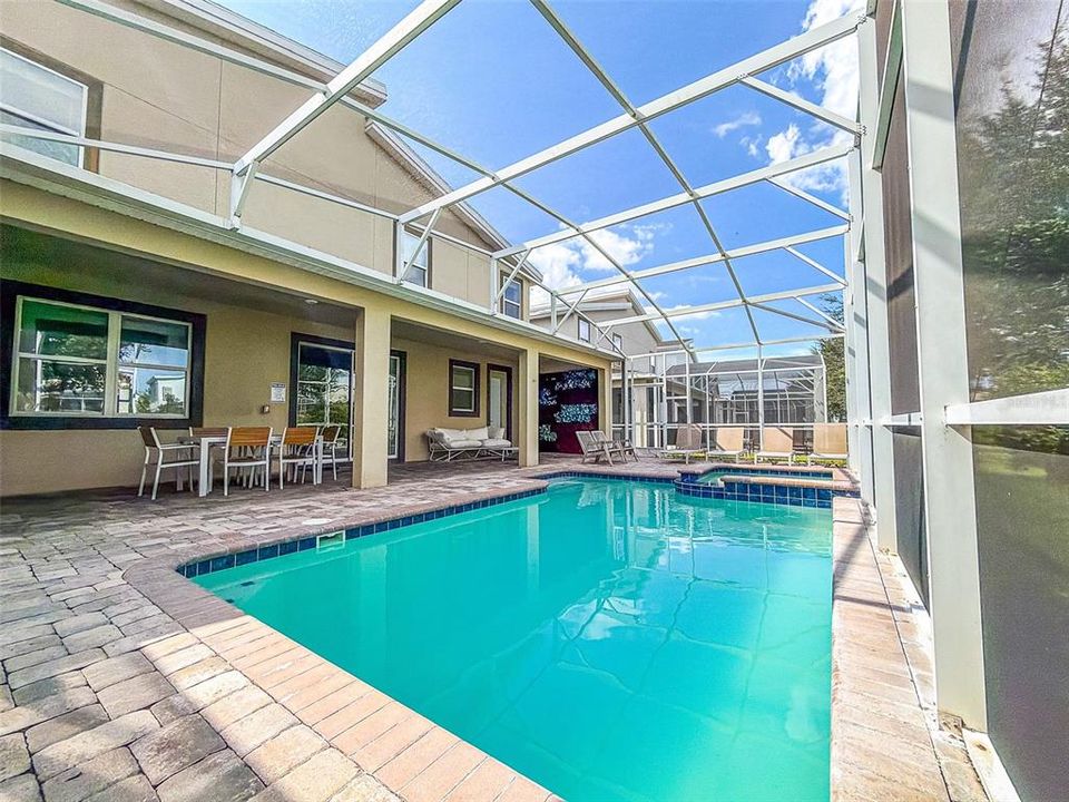 For Sale: $749,900 (8 beds, 5 baths, 3909 Square Feet)