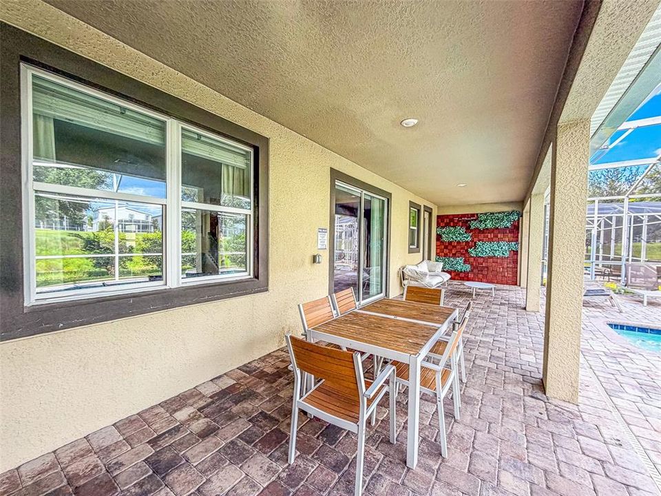 For Sale: $749,900 (8 beds, 5 baths, 3909 Square Feet)