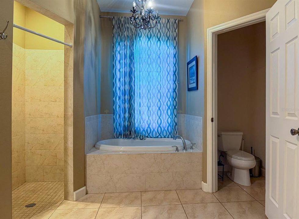For Rent: $2,100 (3 beds, 2 baths, 1871 Square Feet)