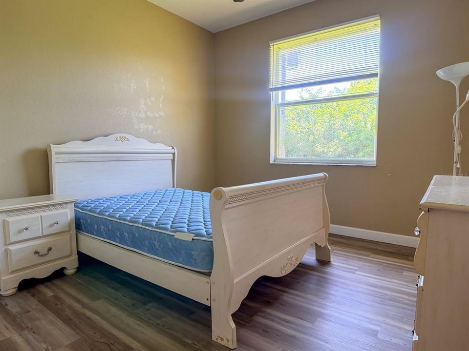For Rent: $2,100 (3 beds, 2 baths, 1871 Square Feet)