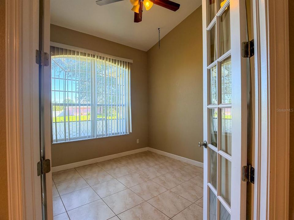 For Rent: $2,100 (3 beds, 2 baths, 1871 Square Feet)