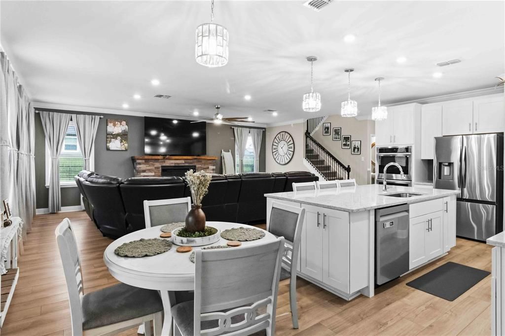 For Sale: $785,000 (5 beds, 4 baths, 3084 Square Feet)