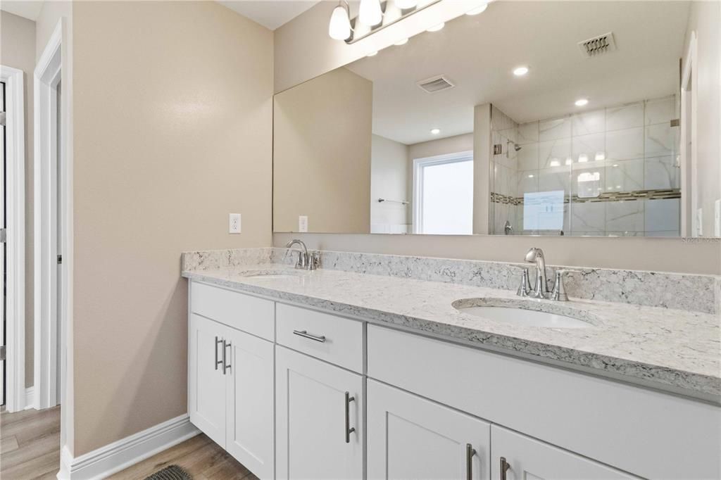 For Sale: $785,000 (5 beds, 4 baths, 3084 Square Feet)