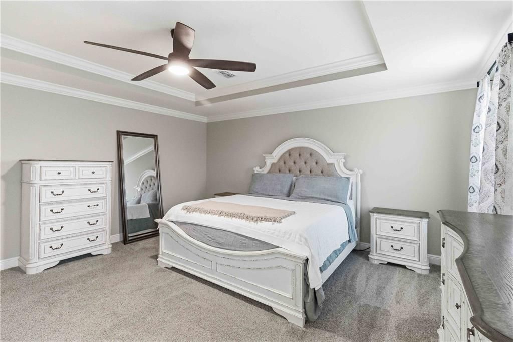 For Sale: $785,000 (5 beds, 4 baths, 3084 Square Feet)