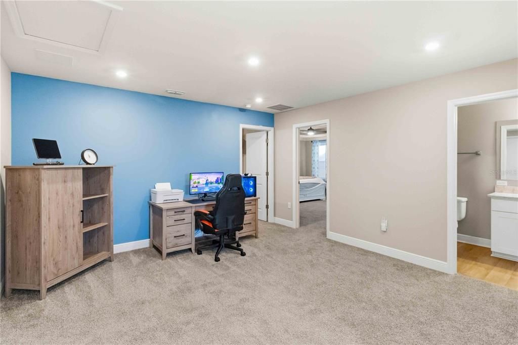 For Sale: $785,000 (5 beds, 4 baths, 3084 Square Feet)