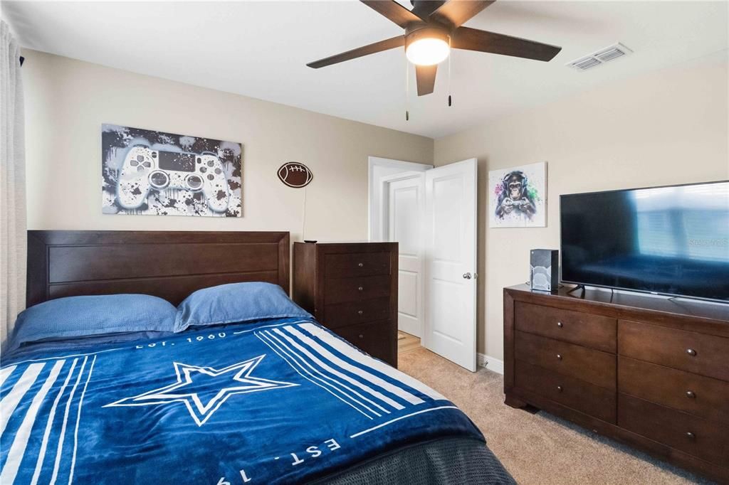 For Sale: $785,000 (5 beds, 4 baths, 3084 Square Feet)