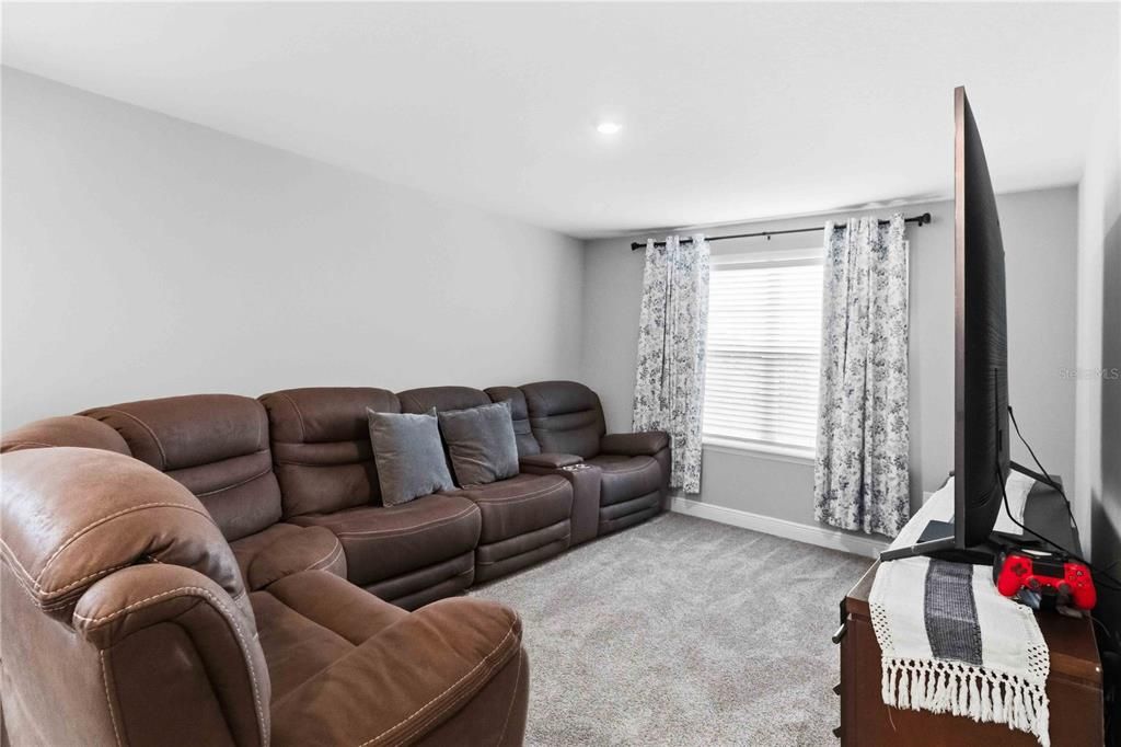 For Sale: $785,000 (5 beds, 4 baths, 3084 Square Feet)