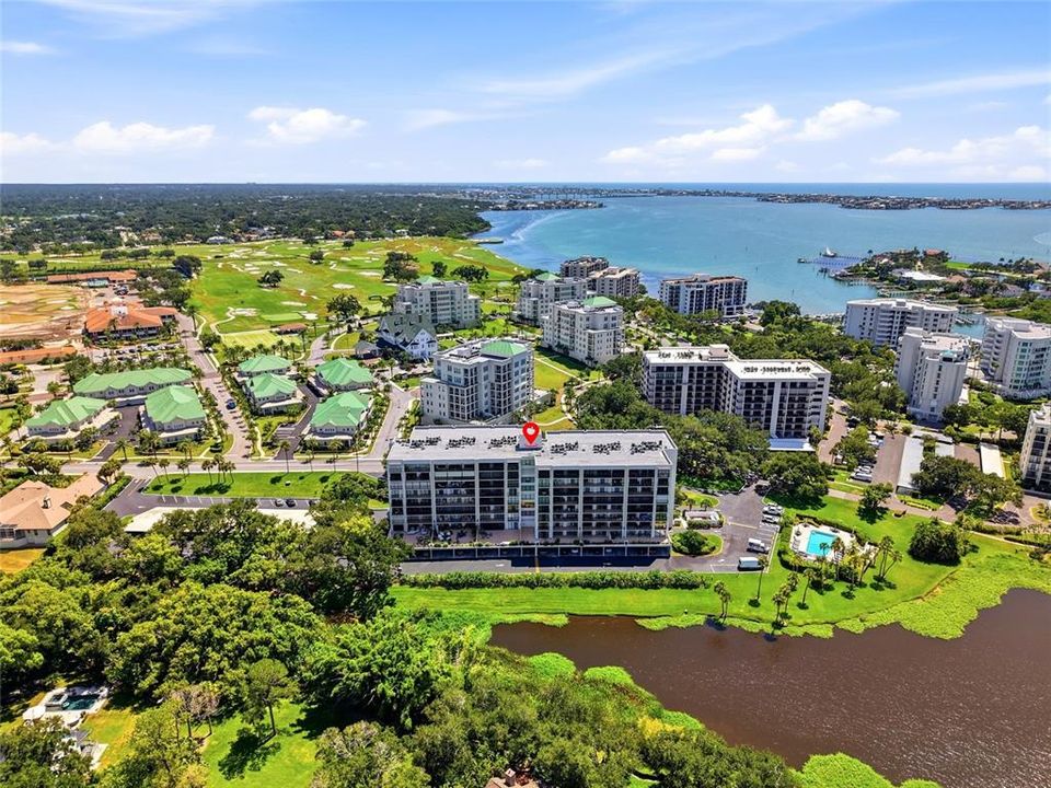 На продажу: $329,900 (2 спален, 2 ванн, 1385 Квадратных фут)