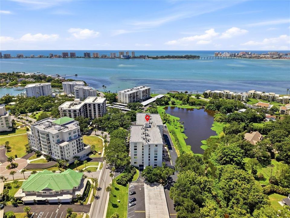 На продажу: $329,900 (2 спален, 2 ванн, 1385 Квадратных фут)
