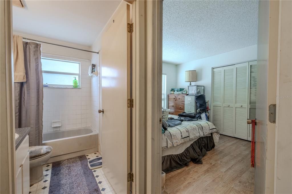 For Sale: $335,000 (4 beds, 2 baths, 1546 Square Feet)