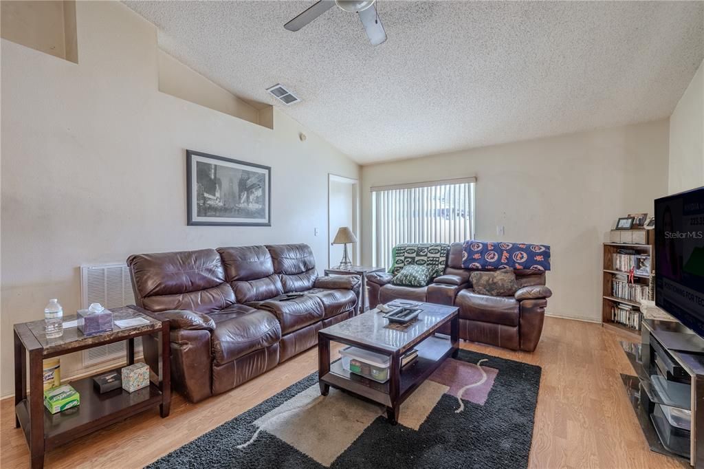 For Sale: $335,000 (4 beds, 2 baths, 1546 Square Feet)