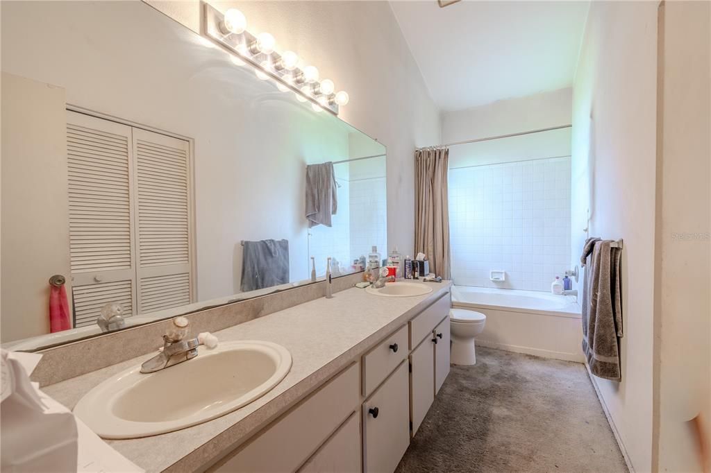 For Sale: $335,000 (4 beds, 2 baths, 1546 Square Feet)