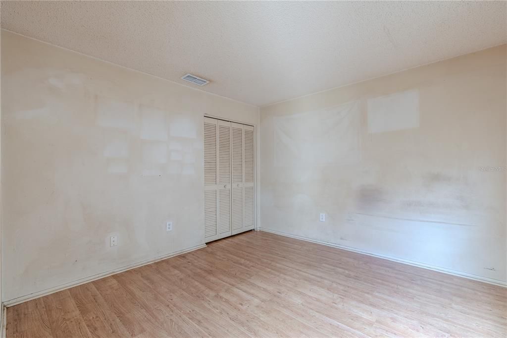 For Sale: $335,000 (4 beds, 2 baths, 1546 Square Feet)