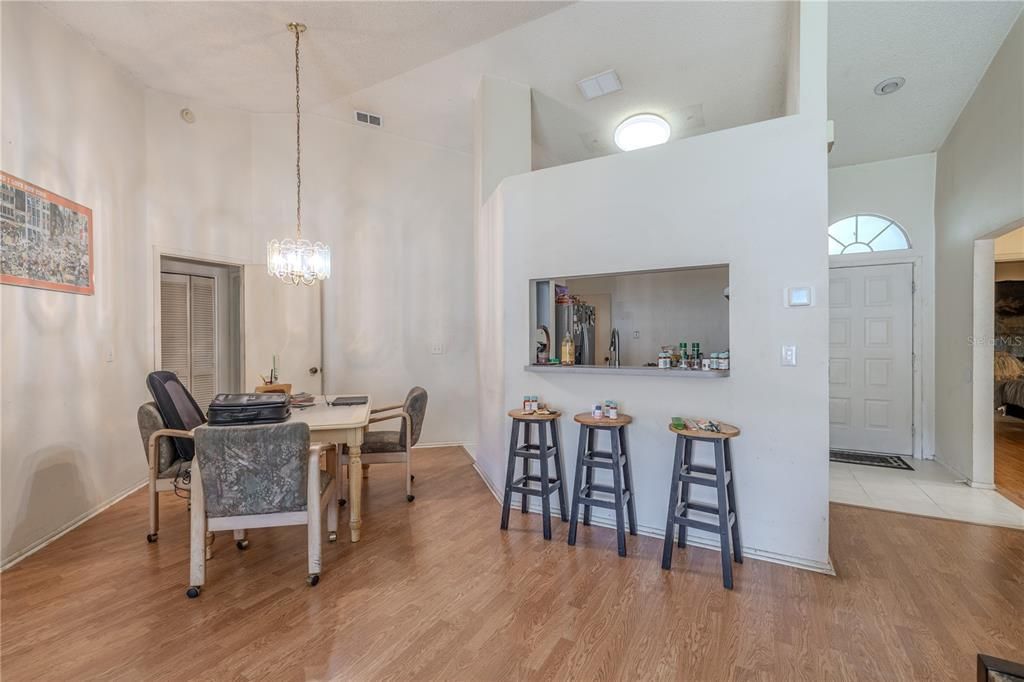 For Sale: $335,000 (4 beds, 2 baths, 1546 Square Feet)