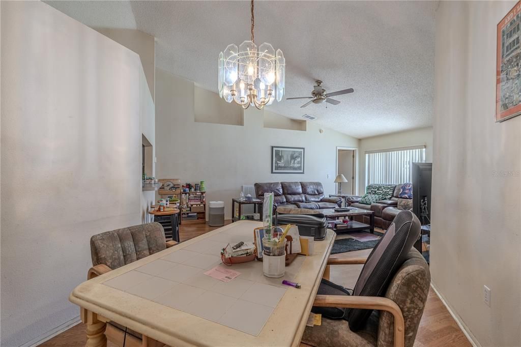 For Sale: $335,000 (4 beds, 2 baths, 1546 Square Feet)