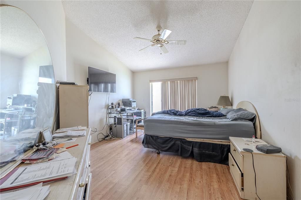 For Sale: $335,000 (4 beds, 2 baths, 1546 Square Feet)