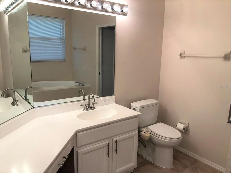 For Rent: $2,699 (2 beds, 2 baths, 1928 Square Feet)