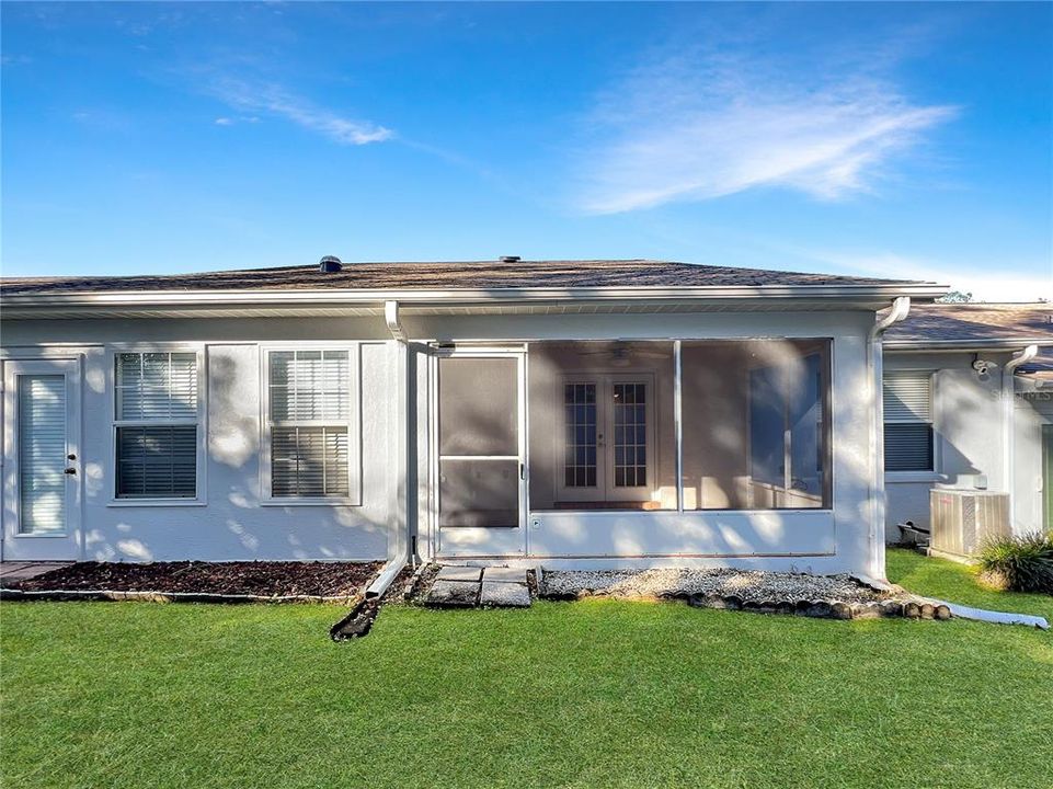 For Sale: $199,900 (2 beds, 2 baths, 1208 Square Feet)