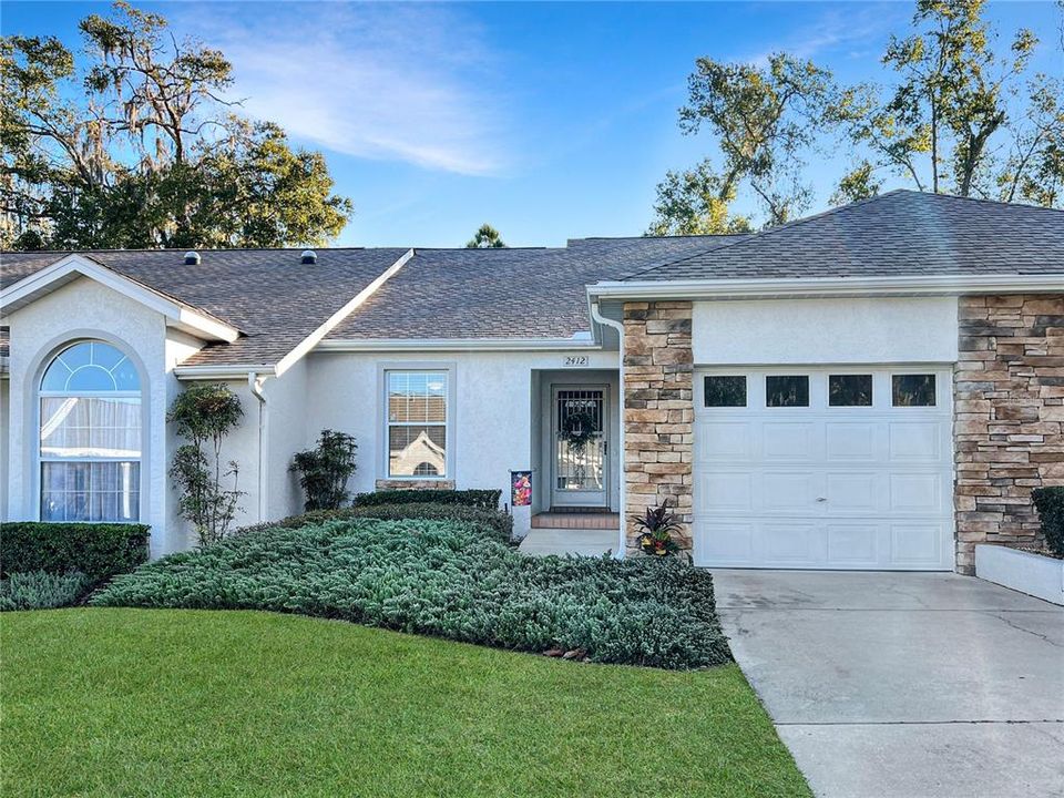 For Sale: $199,900 (2 beds, 2 baths, 1208 Square Feet)