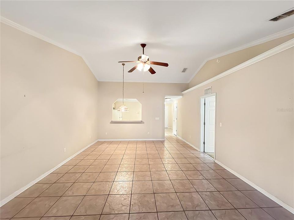 For Sale: $199,900 (2 beds, 2 baths, 1208 Square Feet)