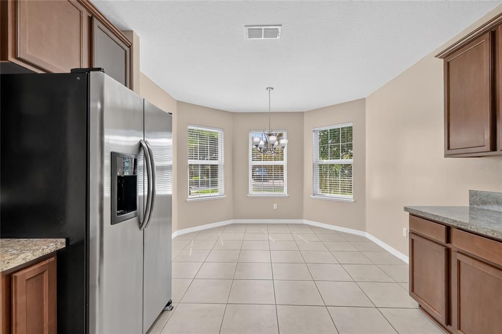 For Rent: $2,300 (3 beds, 2 baths, 1758 Square Feet)