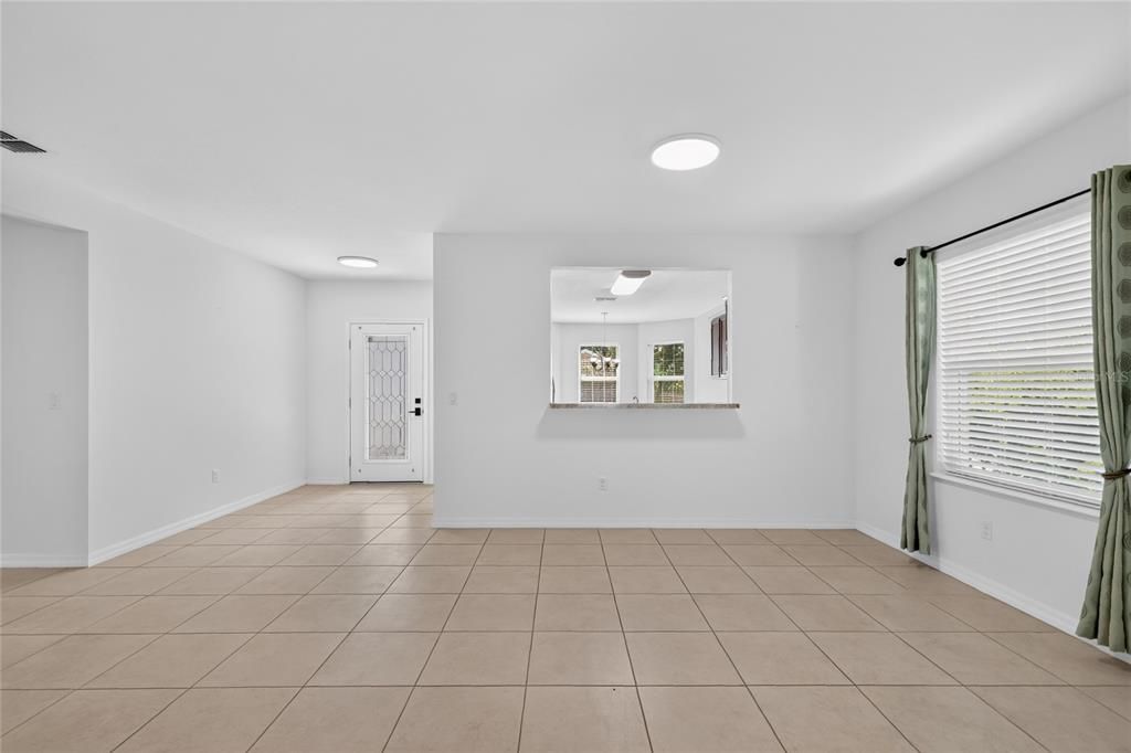 For Rent: $2,300 (3 beds, 2 baths, 1758 Square Feet)