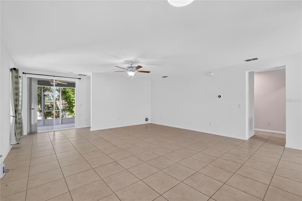 For Rent: $2,300 (3 beds, 2 baths, 1758 Square Feet)