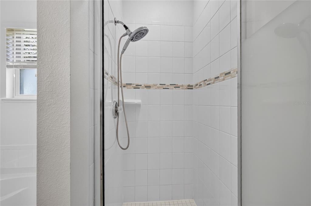 For Rent: $2,300 (3 beds, 2 baths, 1758 Square Feet)