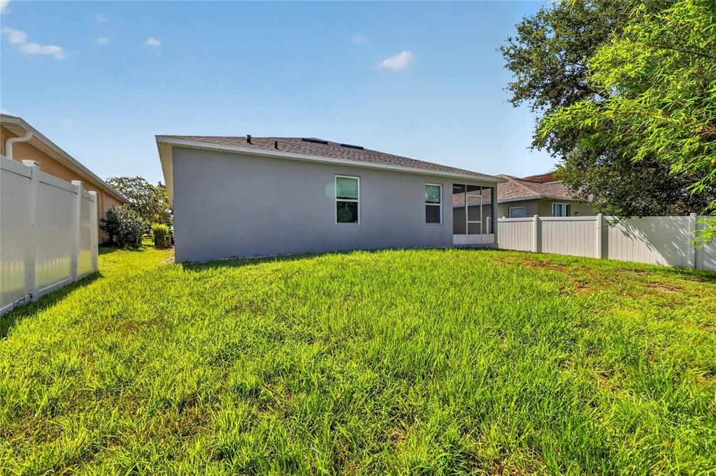 For Rent: $2,300 (3 beds, 2 baths, 1758 Square Feet)