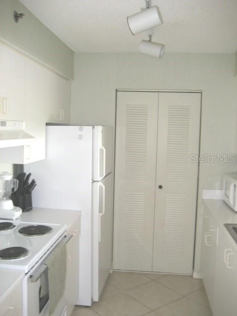 For Rent: $2,200 (1 beds, 1 baths, 730 Square Feet)