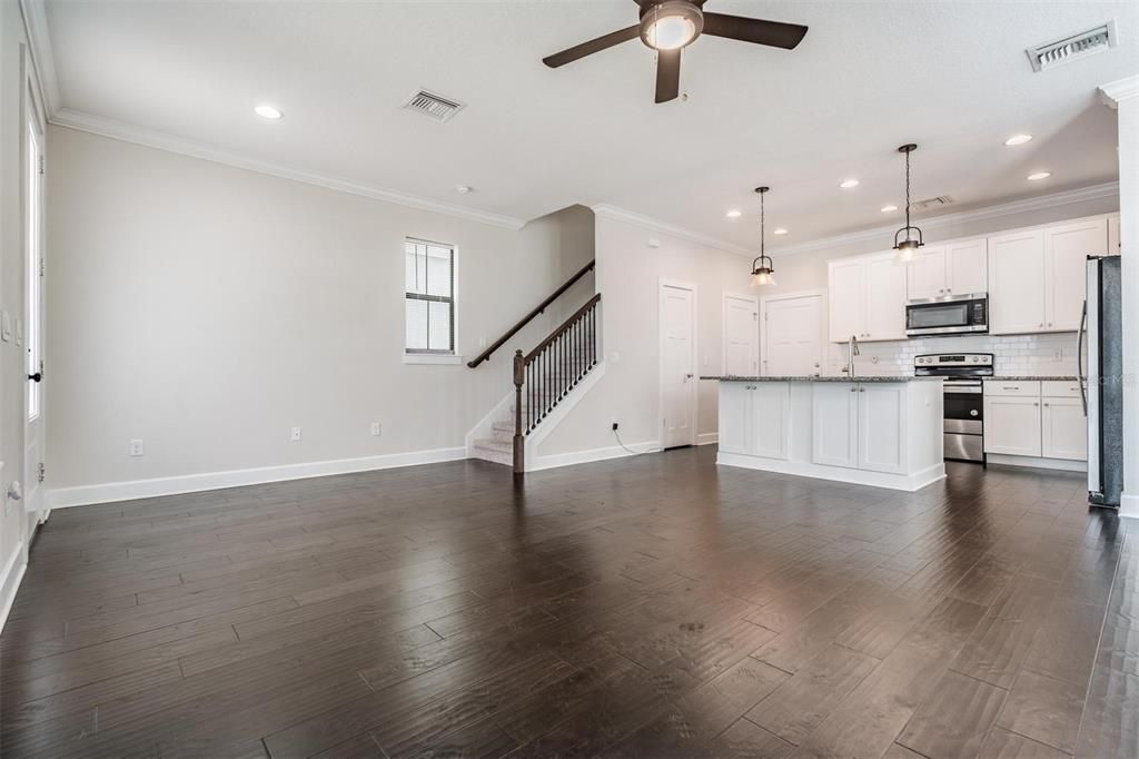 For Rent: $2,850 (3 beds, 2 baths, 1569 Square Feet)