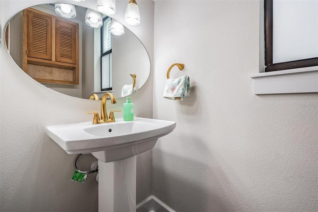 For Rent: $2,850 (3 beds, 2 baths, 1569 Square Feet)