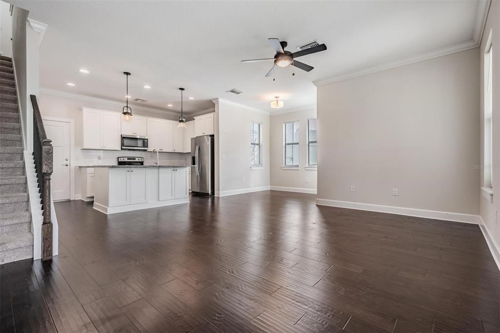 For Rent: $2,850 (3 beds, 2 baths, 1569 Square Feet)