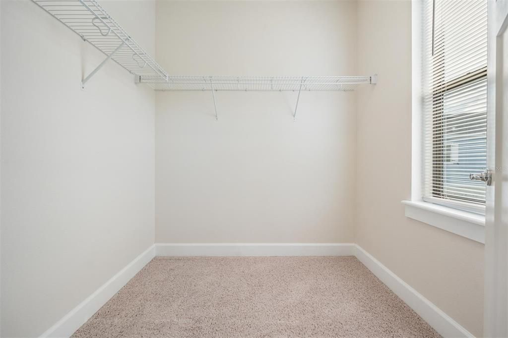 For Rent: $2,850 (3 beds, 2 baths, 1569 Square Feet)