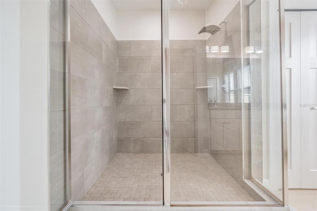 For Rent: $2,850 (3 beds, 2 baths, 1569 Square Feet)