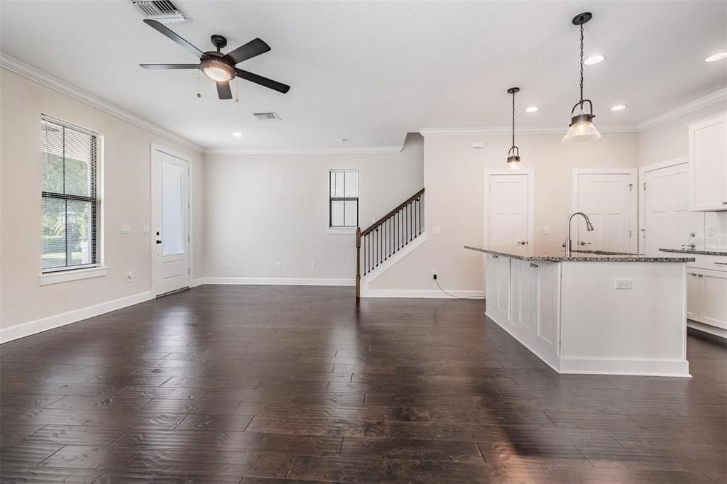 For Rent: $2,850 (3 beds, 2 baths, 1569 Square Feet)