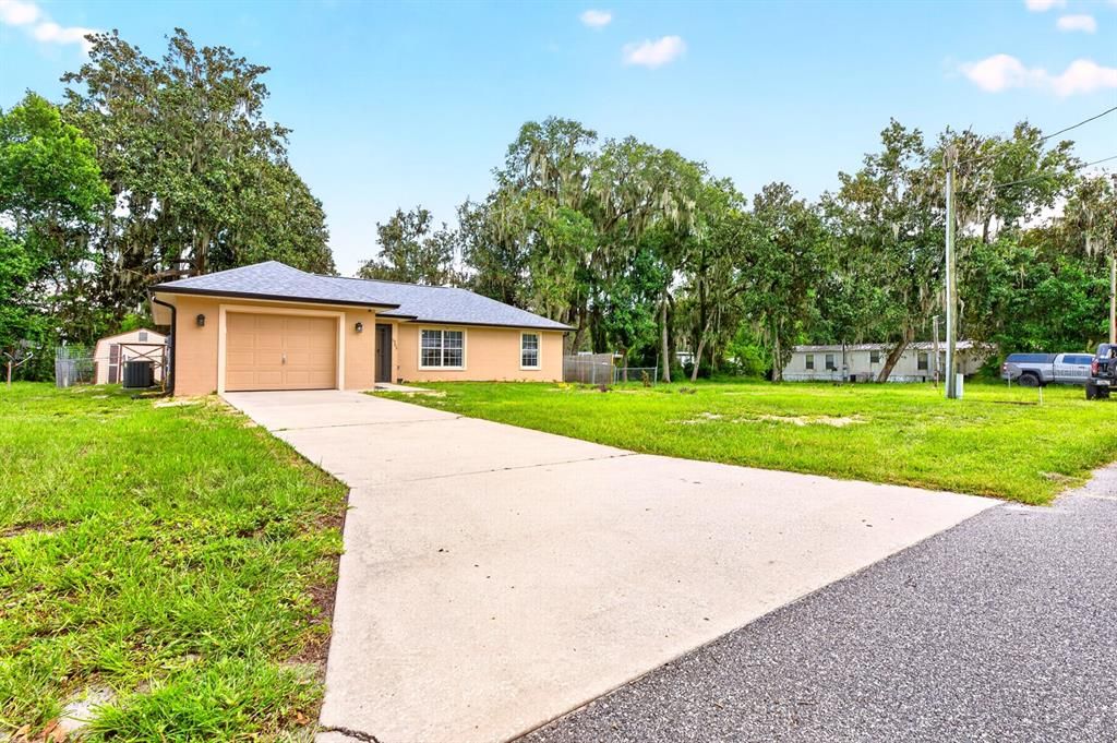 For Sale: $224,900 (2 beds, 2 baths, 1140 Square Feet)