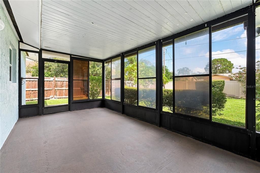 For Rent: $2,250 (2 beds, 2 baths, 1055 Square Feet)