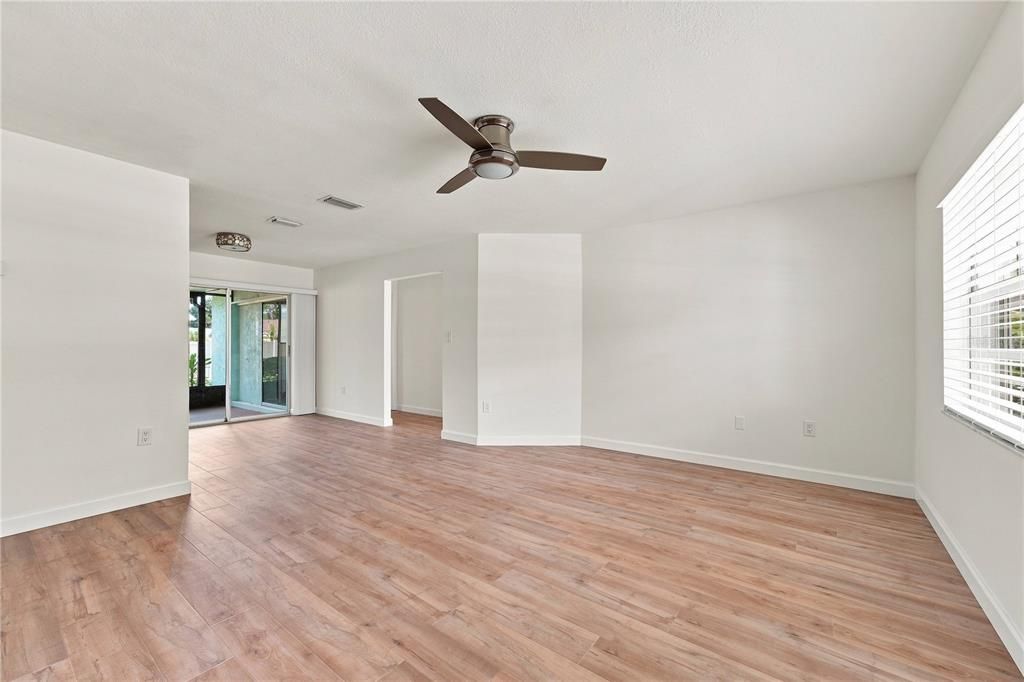 For Rent: $2,250 (2 beds, 2 baths, 1055 Square Feet)