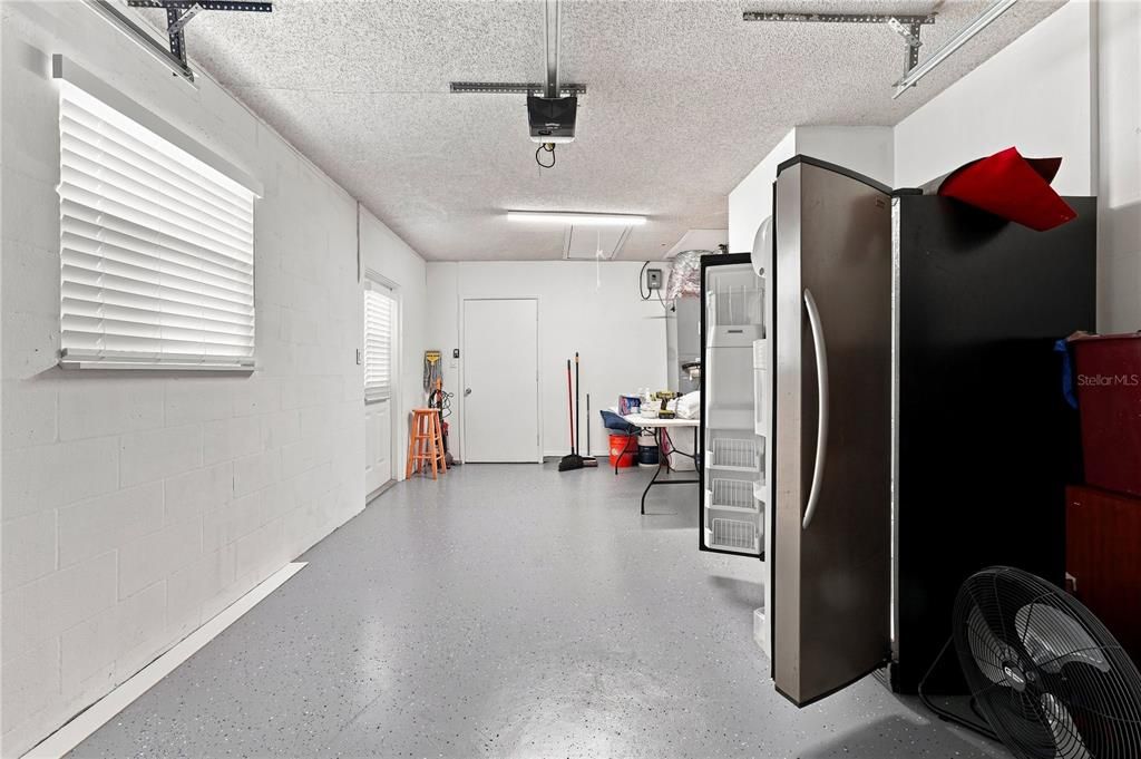 For Rent: $2,250 (2 beds, 2 baths, 1055 Square Feet)